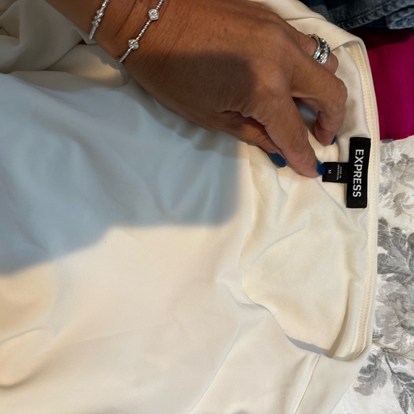 Lot of 7 size medium tops! Name brand!! - Picture 8 of 15